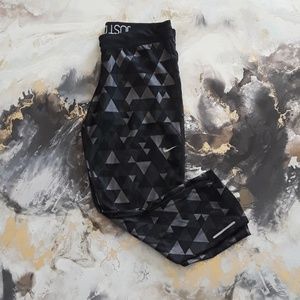 NIKE DRI-FIT CAPRIS LARGE